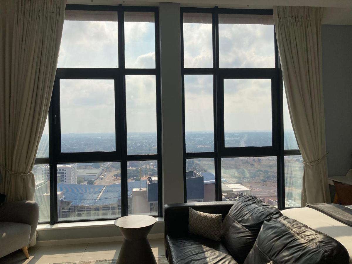 Urban Awe Apartment-Itowers 23Rd Floor Γκαμπορόνε Εξωτερικό φωτογραφία