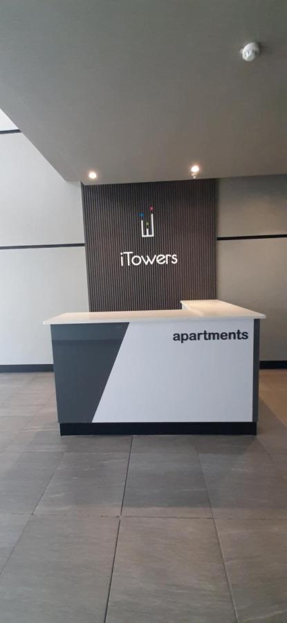 Urban Awe Apartment-Itowers 23Rd Floor Γκαμπορόνε Εξωτερικό φωτογραφία